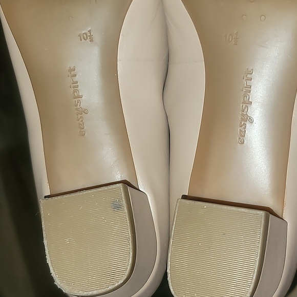 Easy Spirit Esobara Block Heeled Pumps - Picture 7 of 9